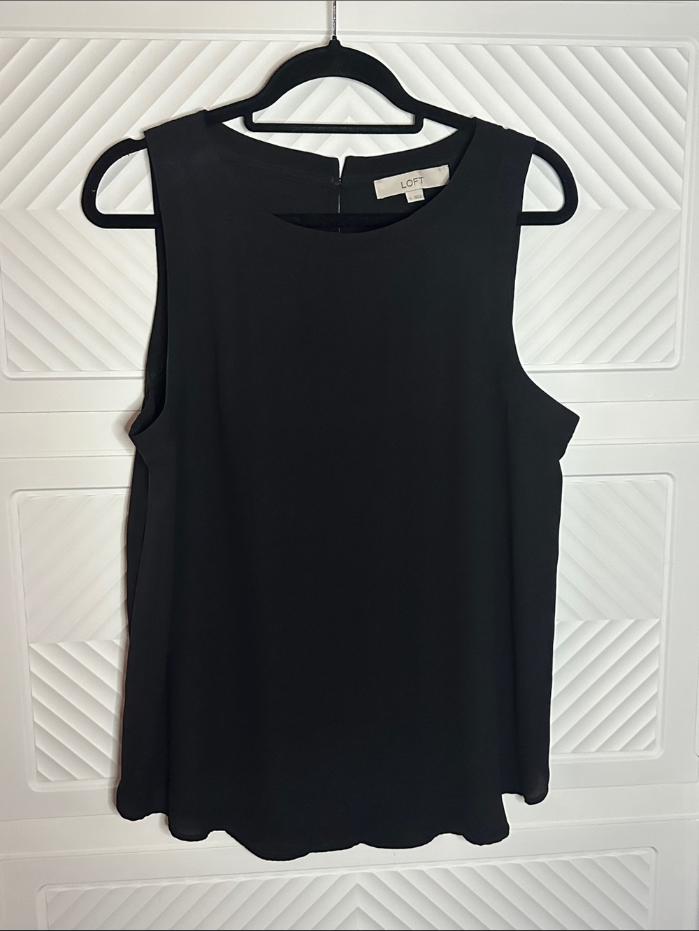 LOFT Black Sleeveless Crewneck Shell Top